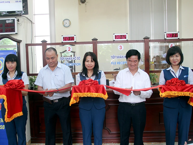 Sáng ngày 1-8, hình thức đăng ký nộp hồ sơ qua tổng đài 1080 sẽ đi vào thực hiện